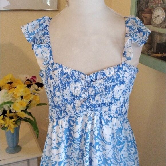 Sweet Floral Maxi Dress with Flutter Sleeves - Picture 3 of 13